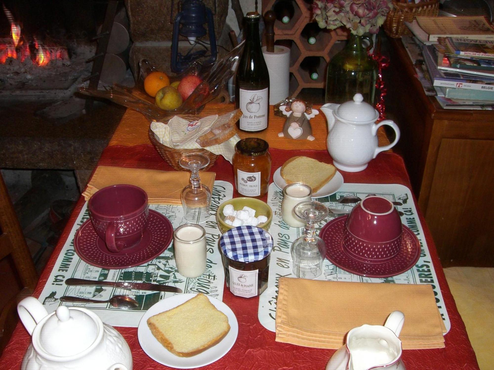 Chambres D'Hotes De La Ferme Auberge De Mesauboin Billé Exteriör bild